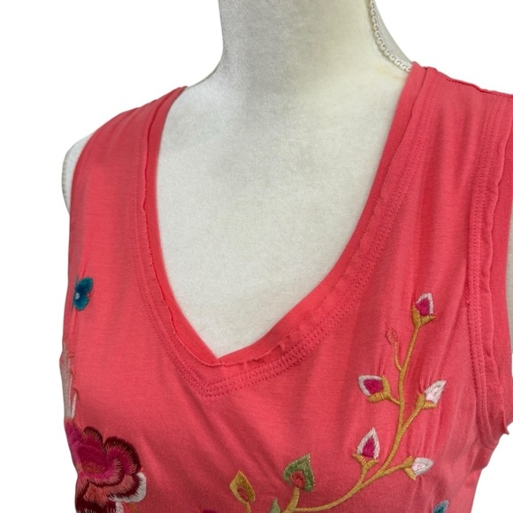 Johnny Was XS Embroidered Celina Tank Top Raw Edge V-Neck Peacock Floral Coral - Picture 2 of 13